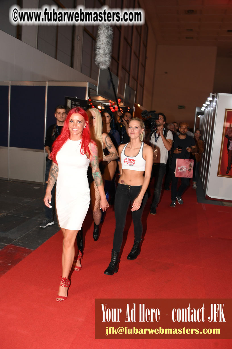 Show Floor with Michaella and Friends