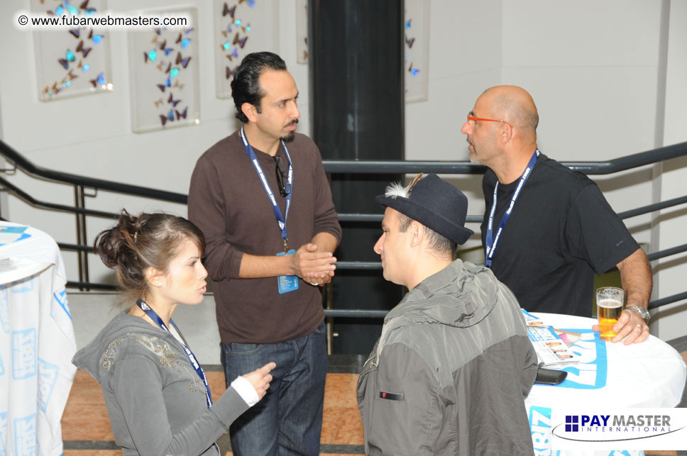 Cocktail Bar: XBiz Buys The Drinks!