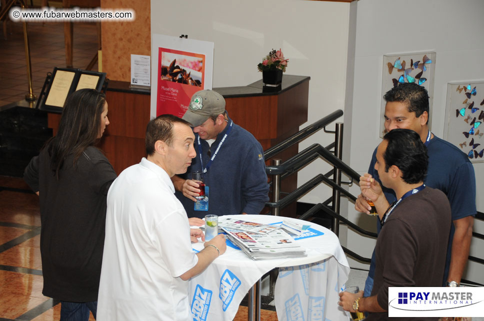 Cocktail Bar: XBiz Buys The Drinks!