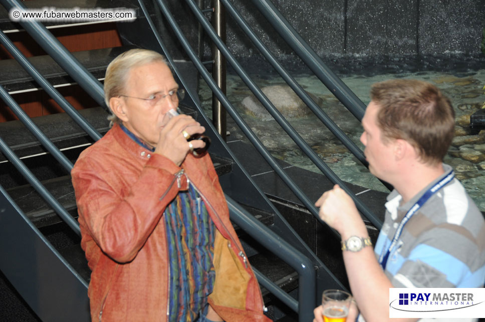 Cocktail Bar: XBiz Buys The Drinks!