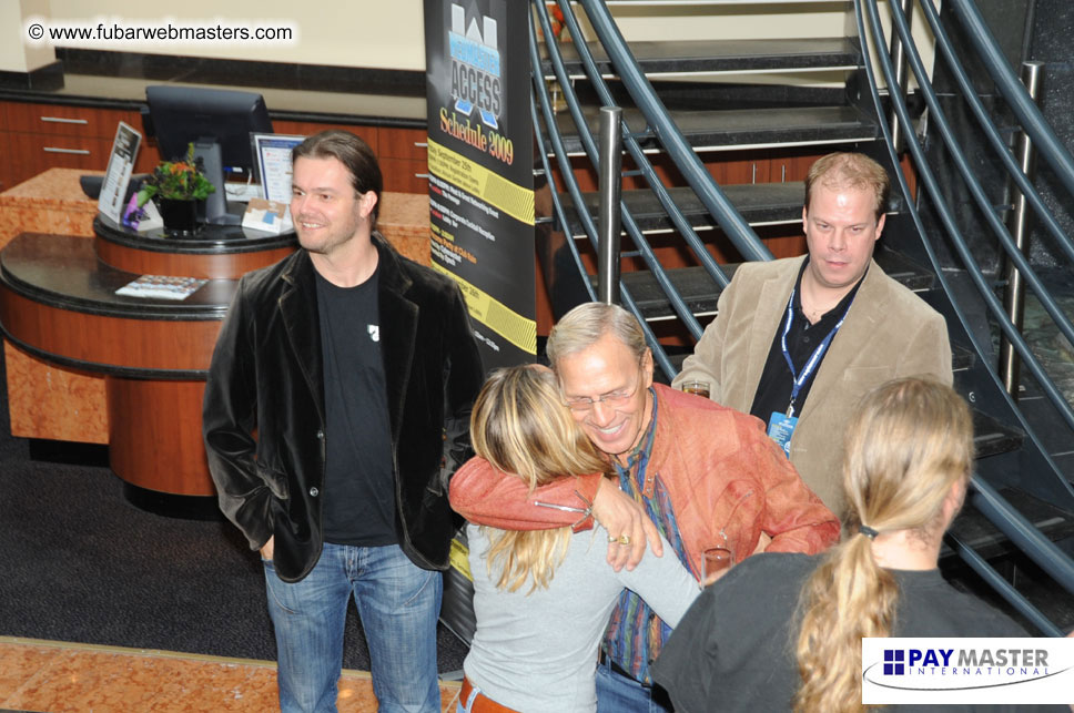 Cocktail Bar: XBiz Buys The Drinks!