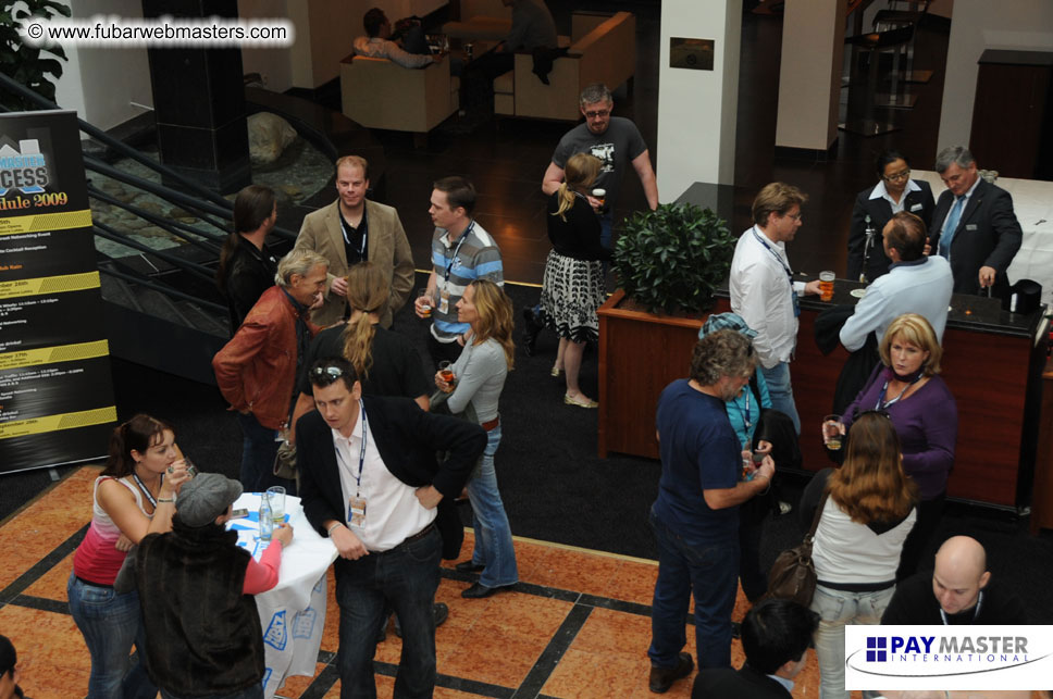 Cocktail Bar: XBiz Buys The Drinks!