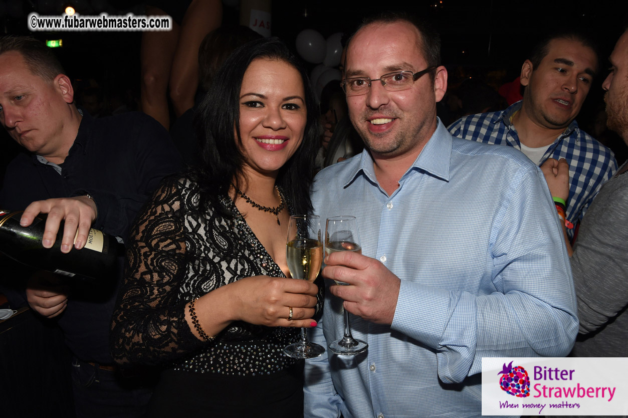 Jasmin White Mascarade