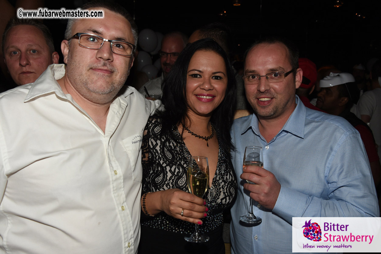 Jasmin White Mascarade