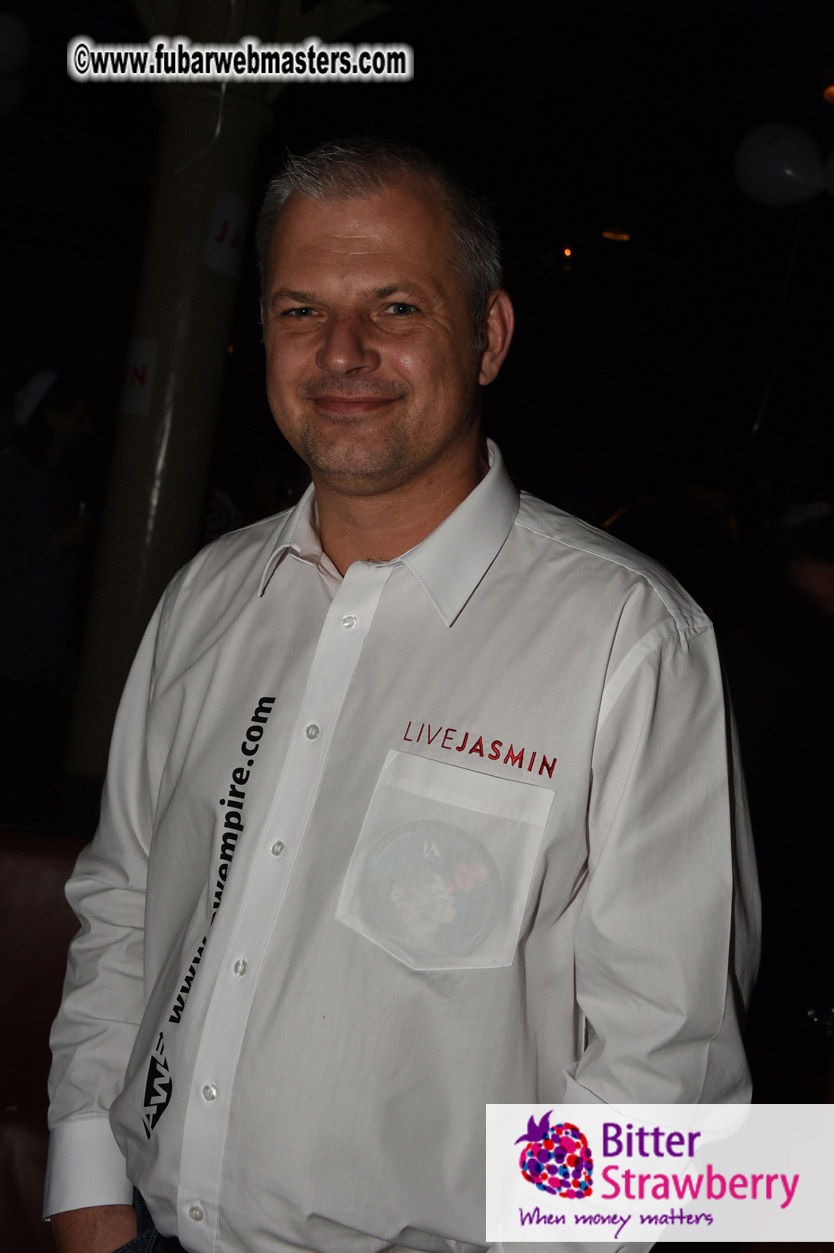 Jasmin White Mascarade