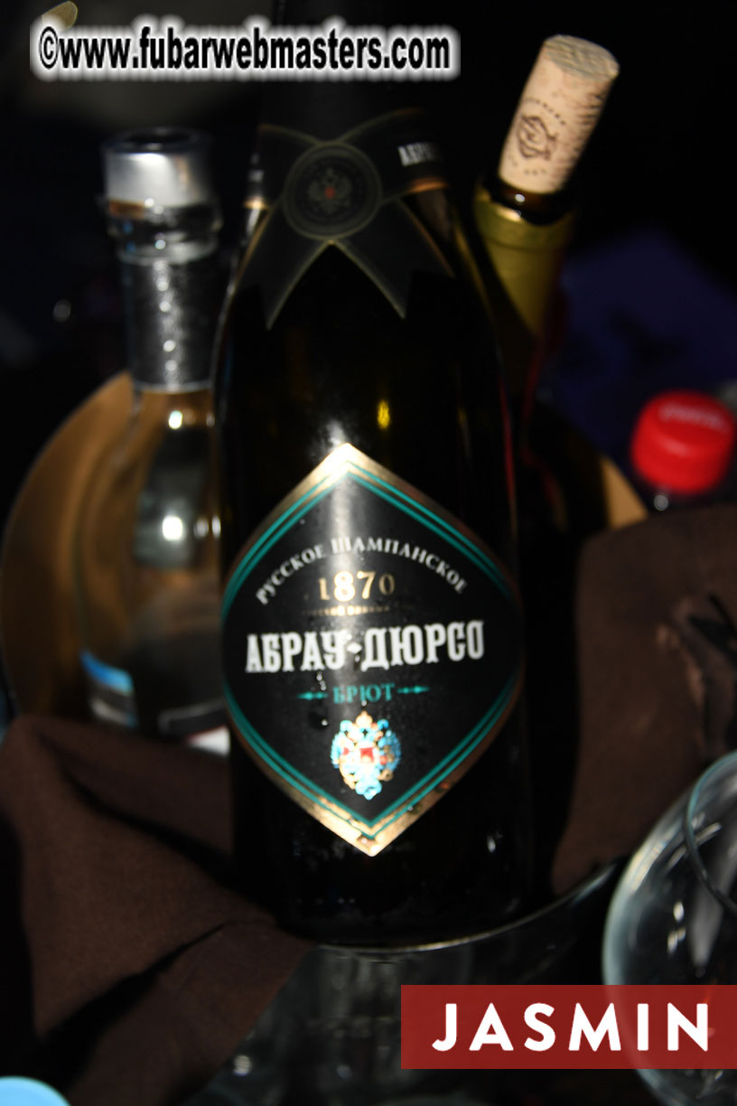 Wild & Red - Party by Jasmin