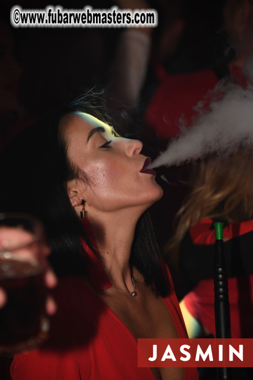 Wild & Red - Party by Jasmin