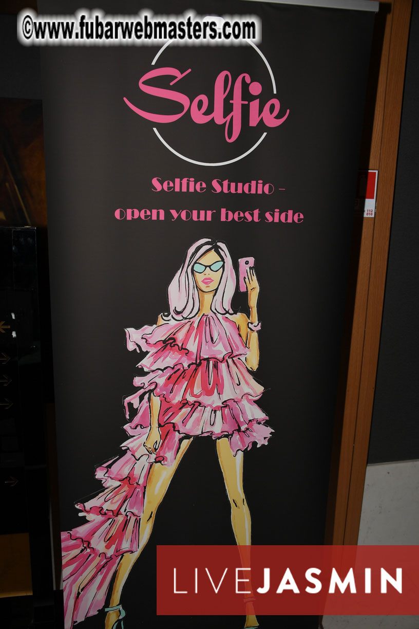 Registration and Preshow