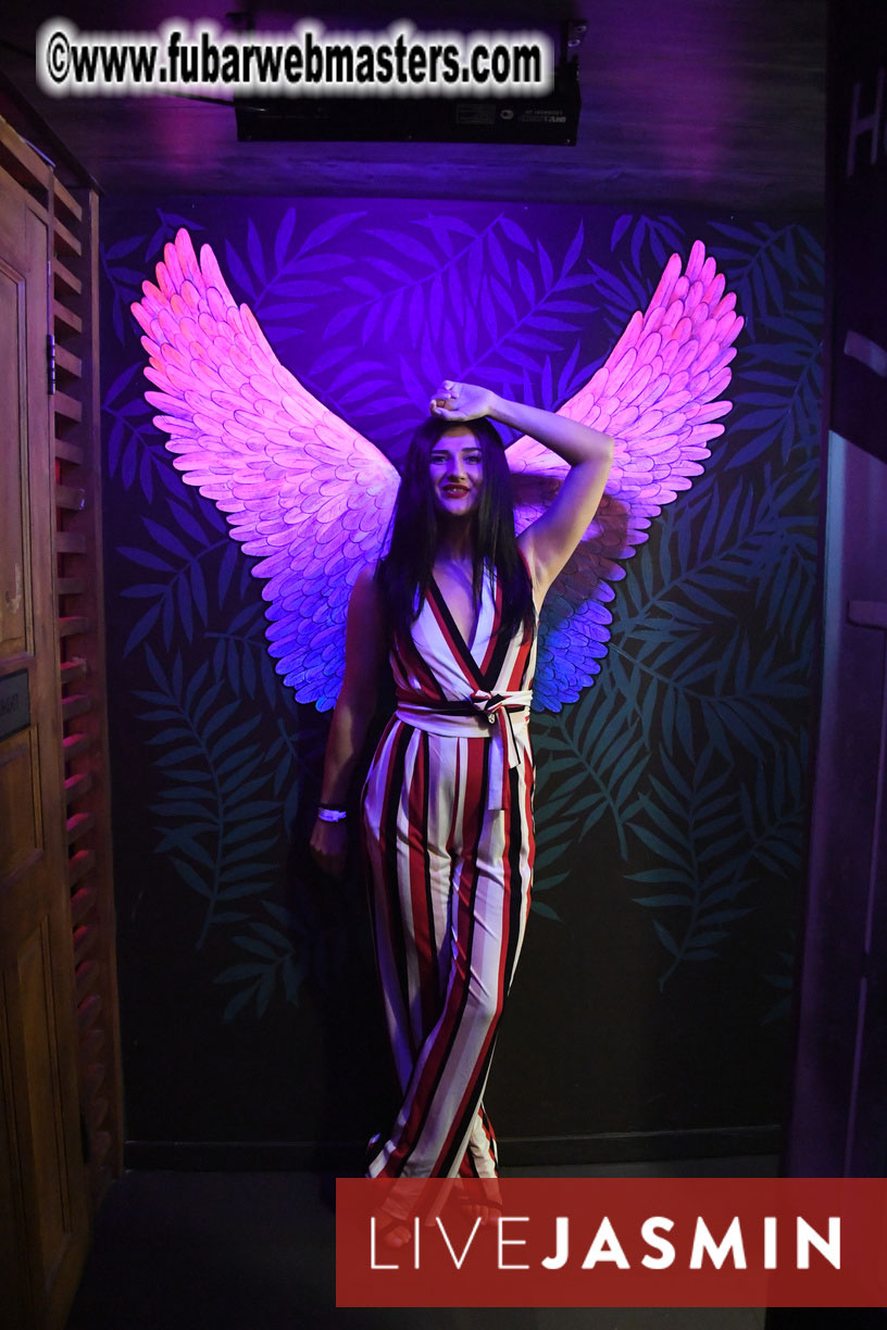 Tropical Paradise Party 