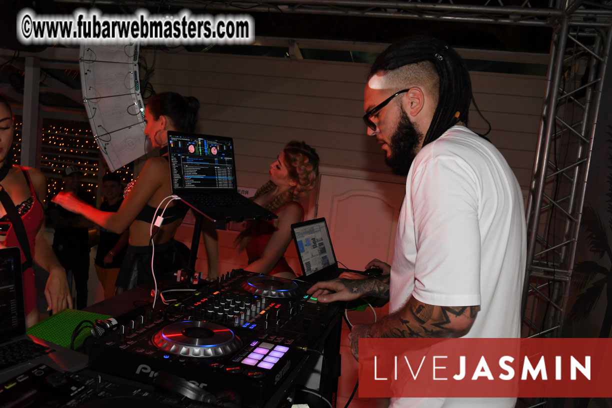 Tropical Paradise Party 