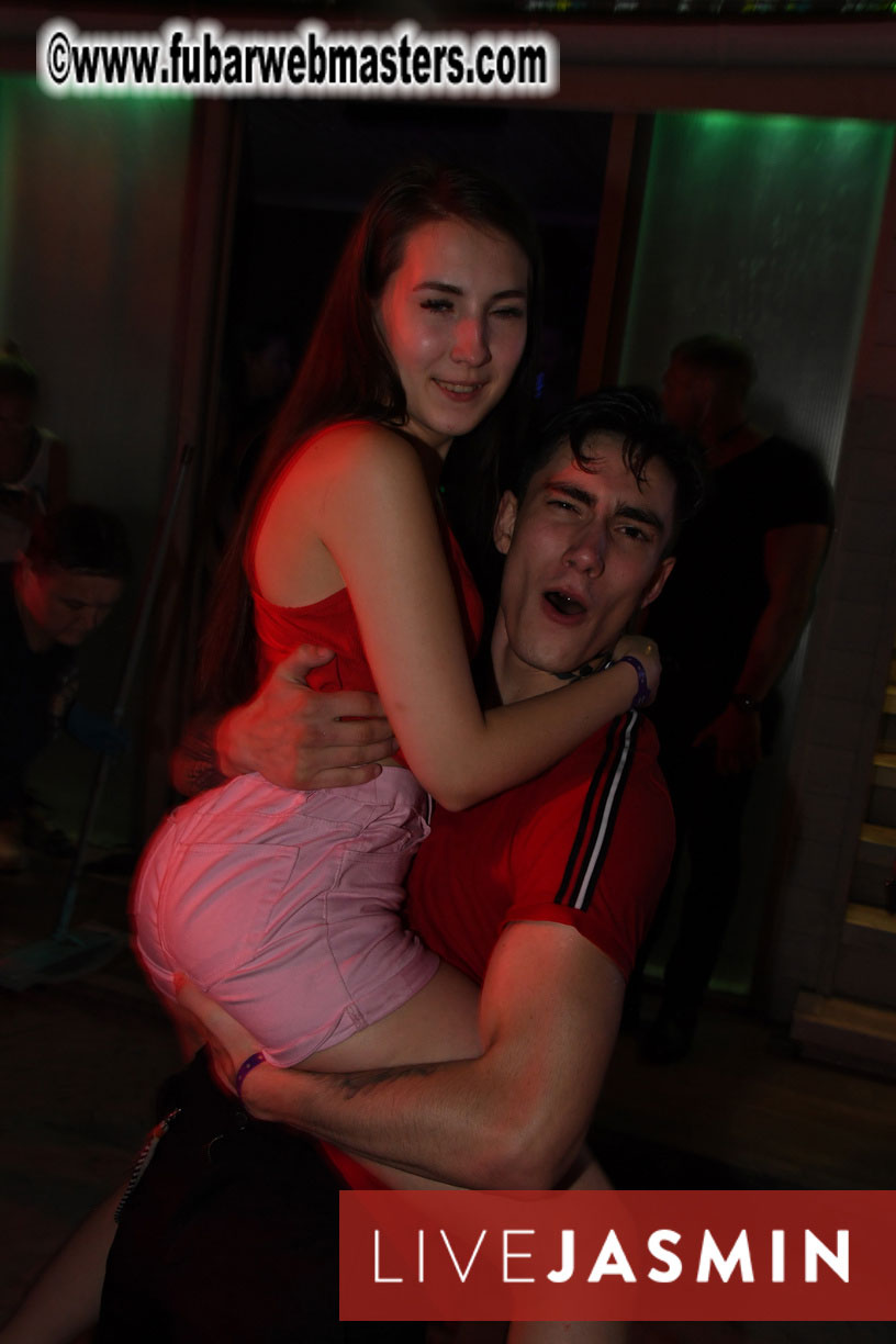 Tropical Paradise Party 