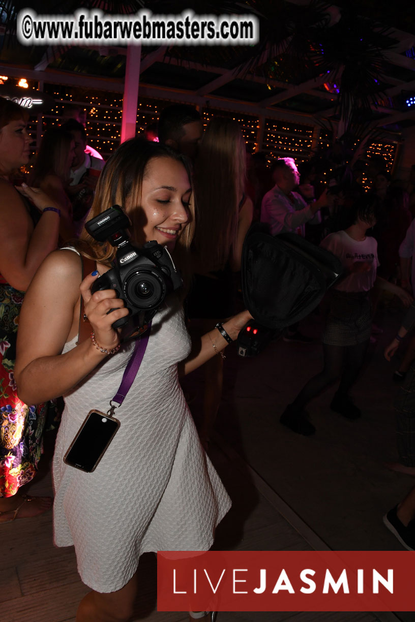 Tropical Paradise Party 