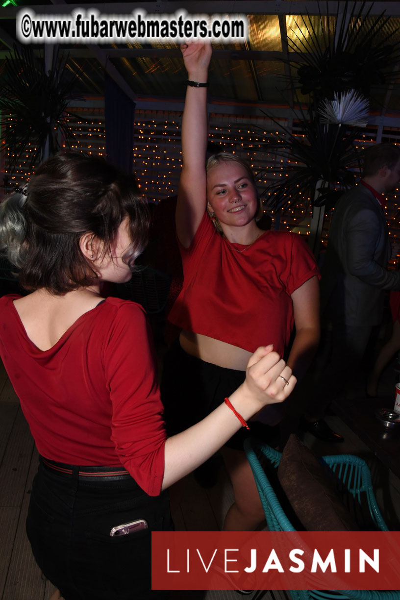 Tropical Paradise Party 