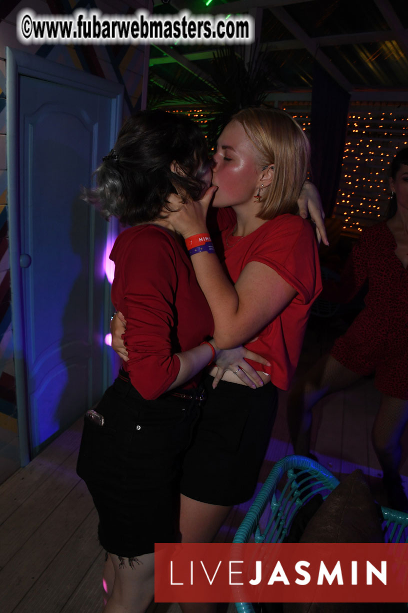 Tropical Paradise Party 