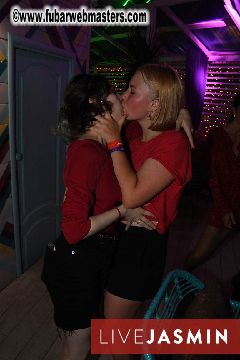 Tropical Paradise Party 