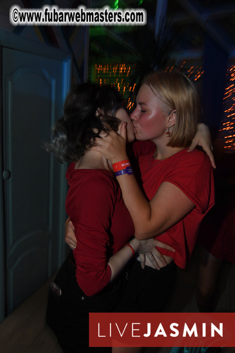 Tropical Paradise Party 