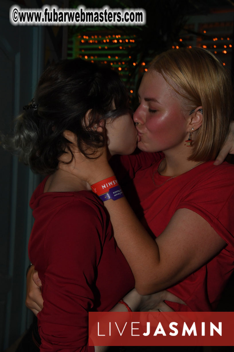 Tropical Paradise Party 