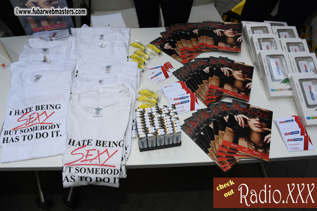 Mix & Meet Happy Hour