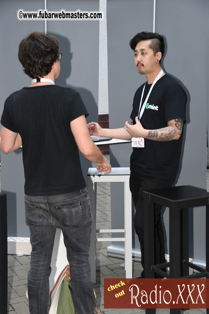 Flirt4Free?ÇÖs Happy Hour Social