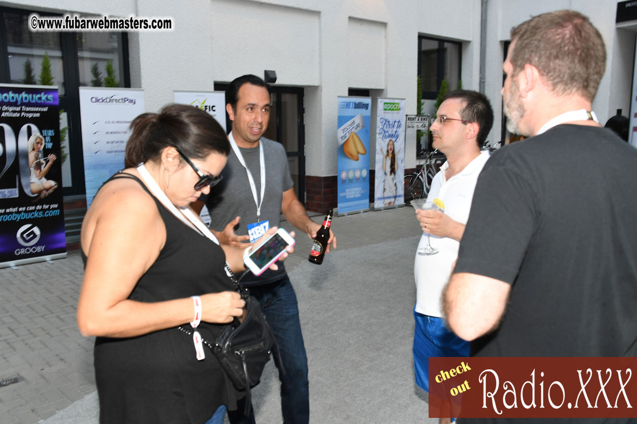 Flirt4Free?ÇÖs Happy Hour Social