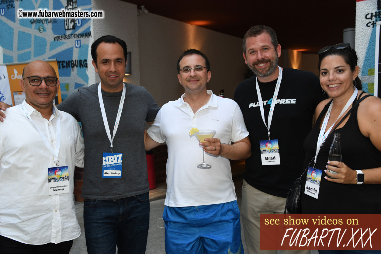 Flirt4Free?ÇÖs Happy Hour Social