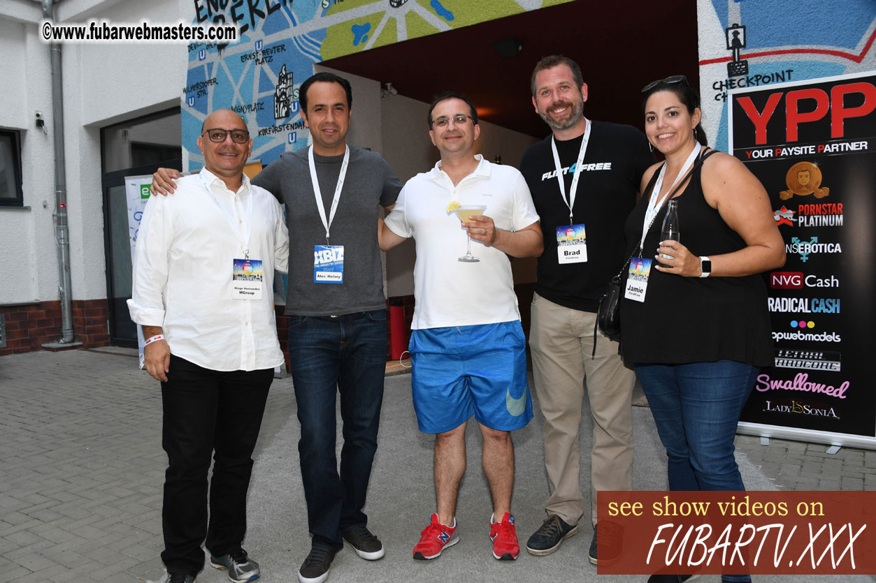 Flirt4Free?ÇÖs Happy Hour Social