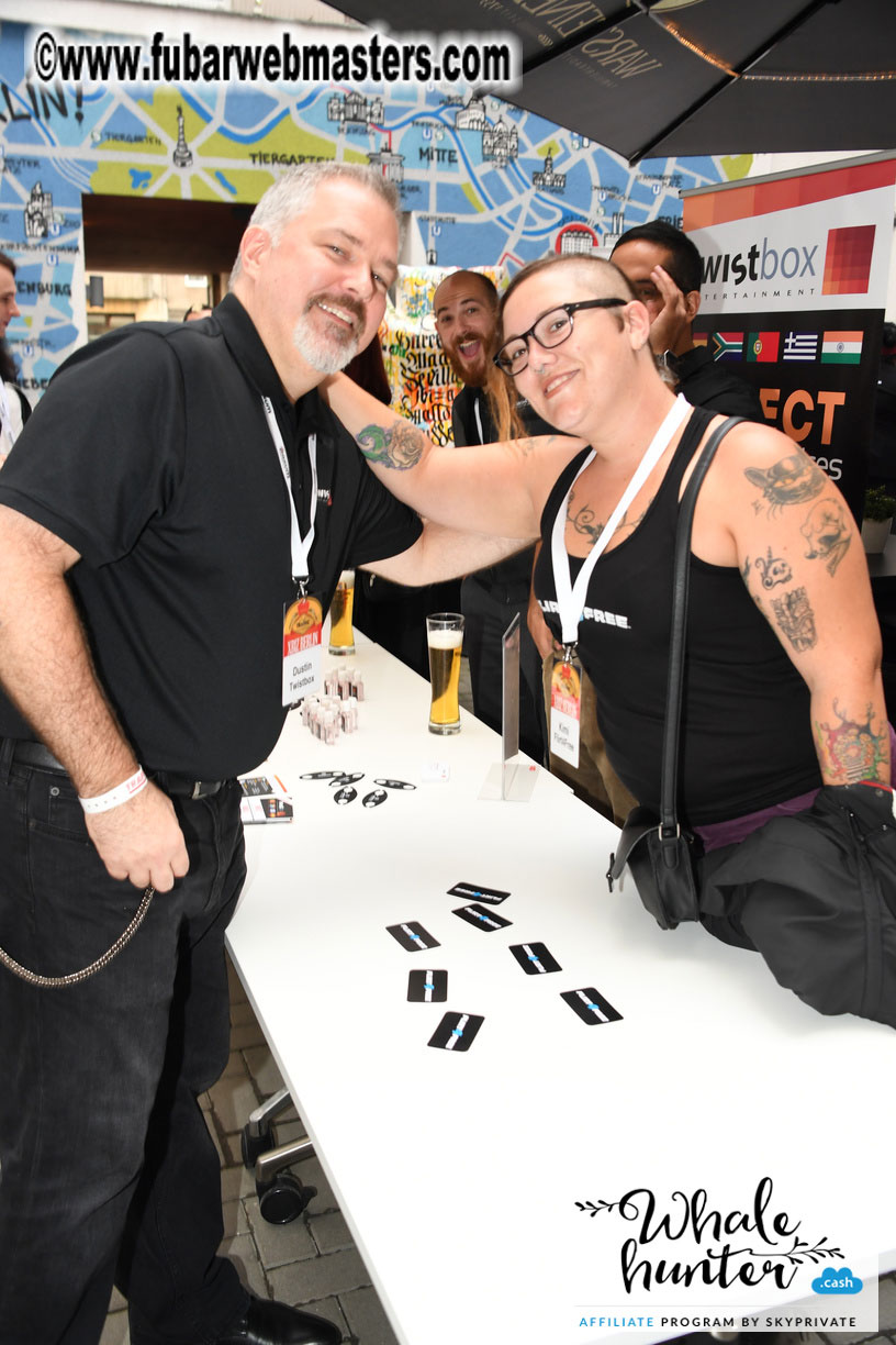 Mix & Meet Happy Hour