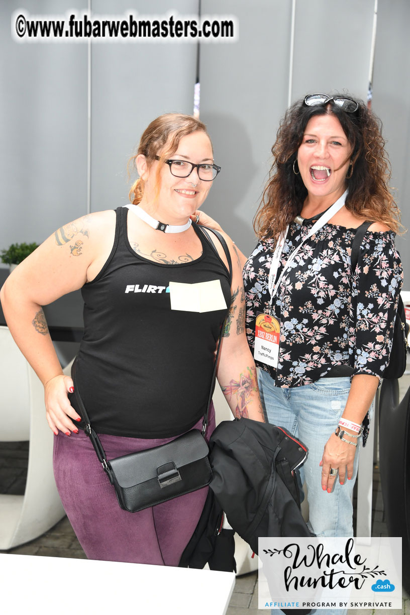 Mix & Meet Happy Hour