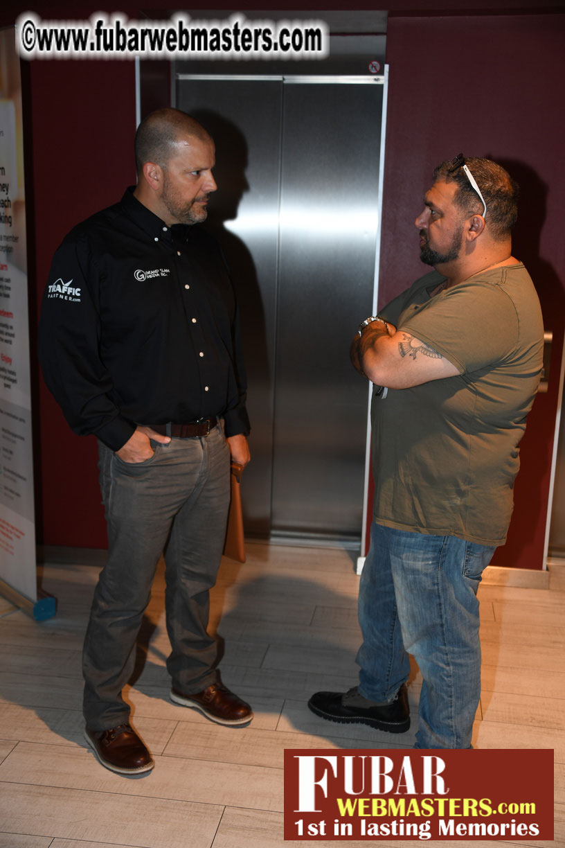 Mix & Meet Happy Hour