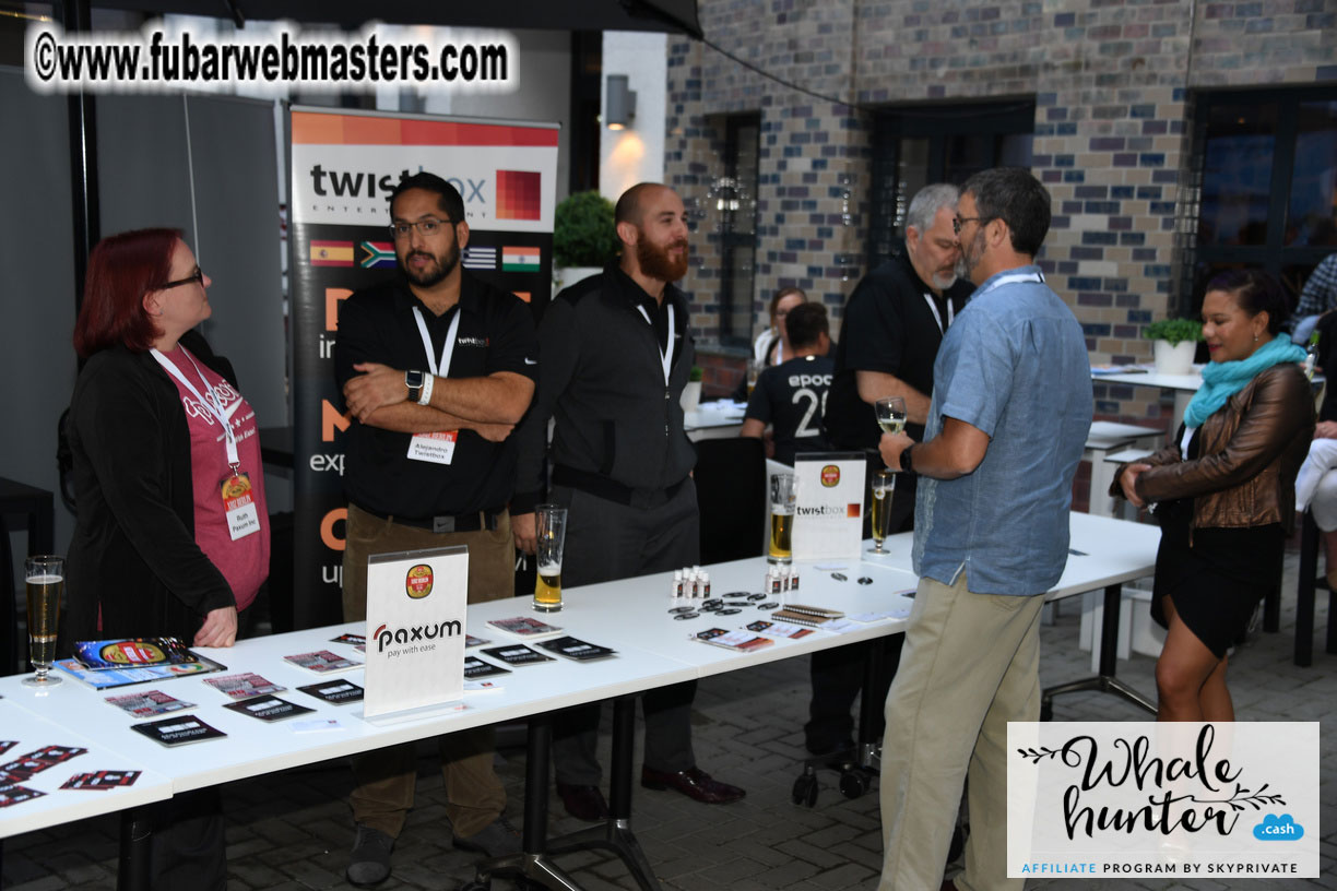 Mix & Meet Happy Hour