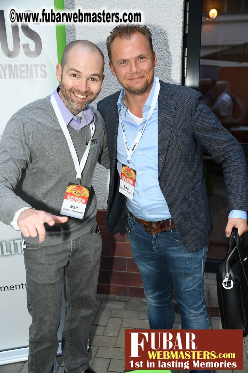 Mix & Meet Happy Hour