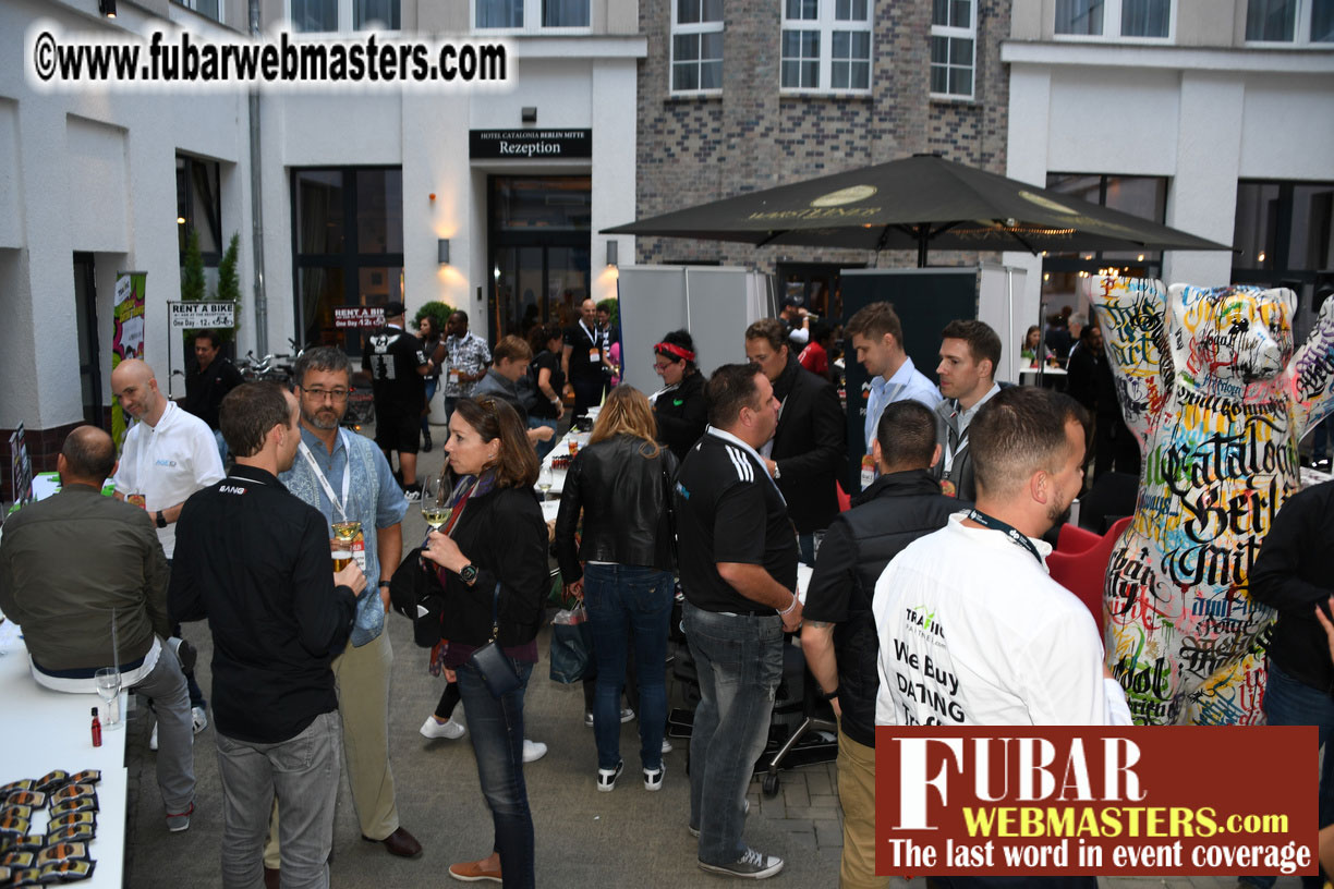 Mix & Meet Happy Hour