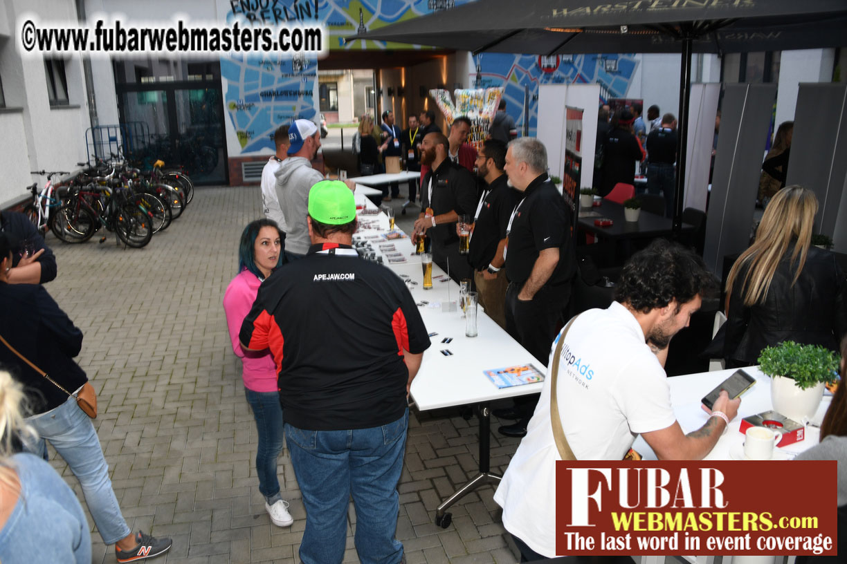 Mix & Meet Happy Hour