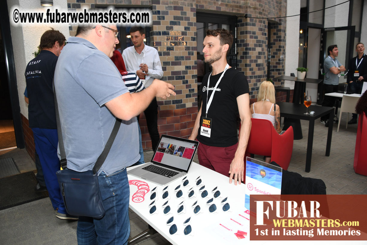 Mix & Meet Happy Hour