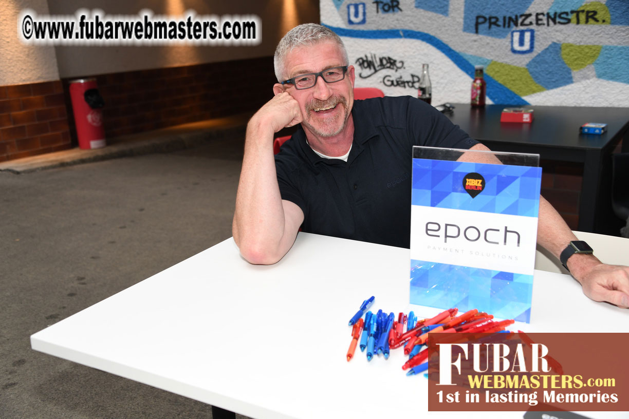 Mix & Meet Happy Hour