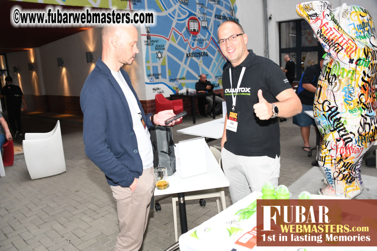 Mix & Meet Happy Hour