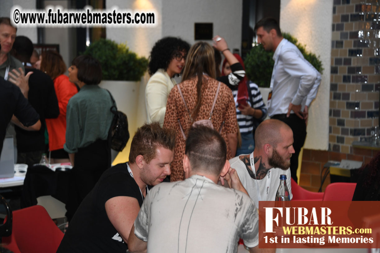 Mix & Meet Happy Hour