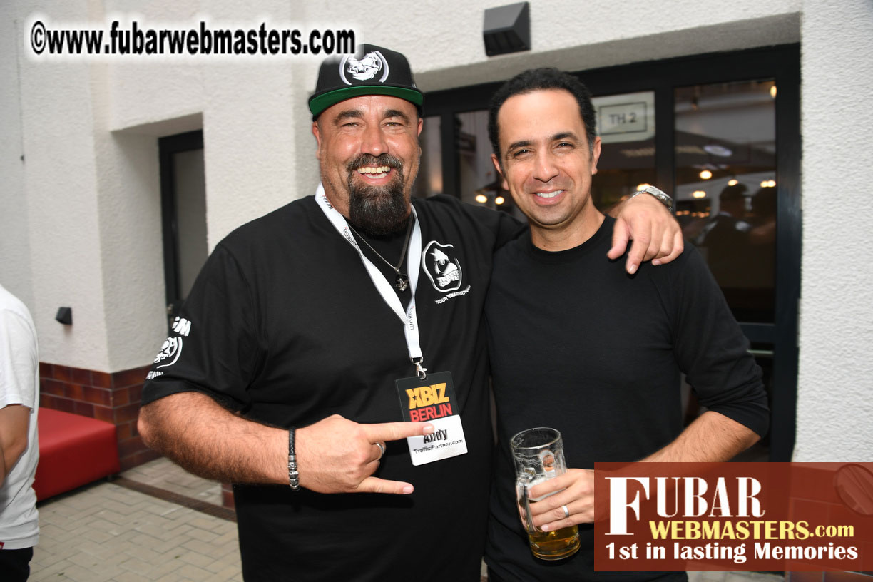 Mix & Meet Happy Hour