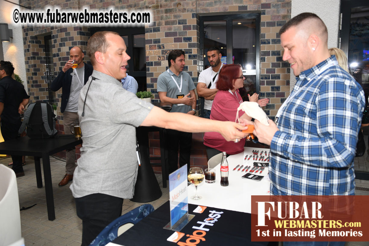 Mix & Meet Happy Hour