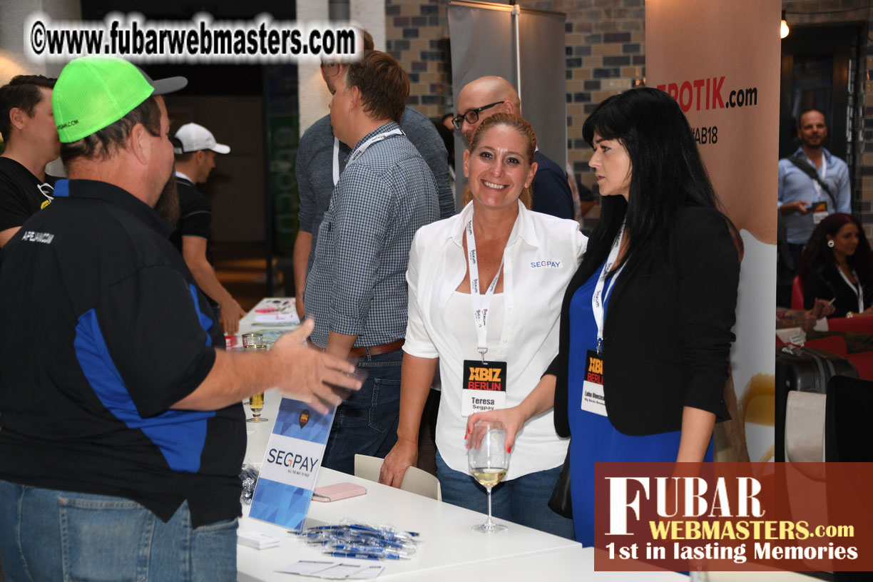 Mix & Meet Happy Hour