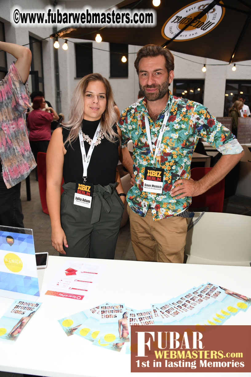 Mix & Meet Happy Hour