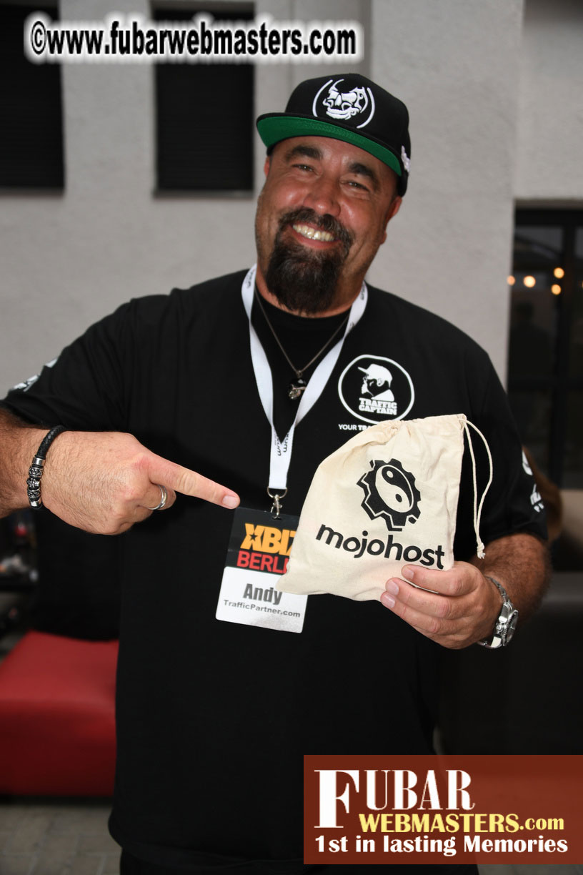 Mix & Meet Happy Hour