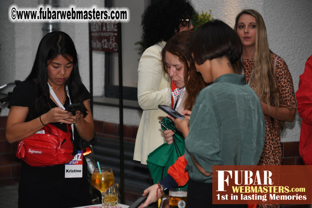 Mix & Meet Happy Hour