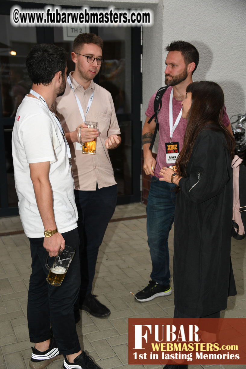 Mix & Meet Happy Hour