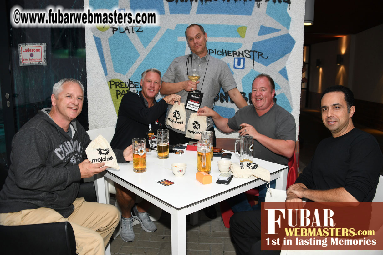 Mix & Meet Happy Hour