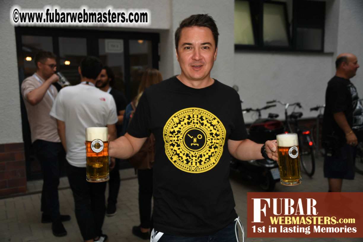 Mix & Meet Happy Hour