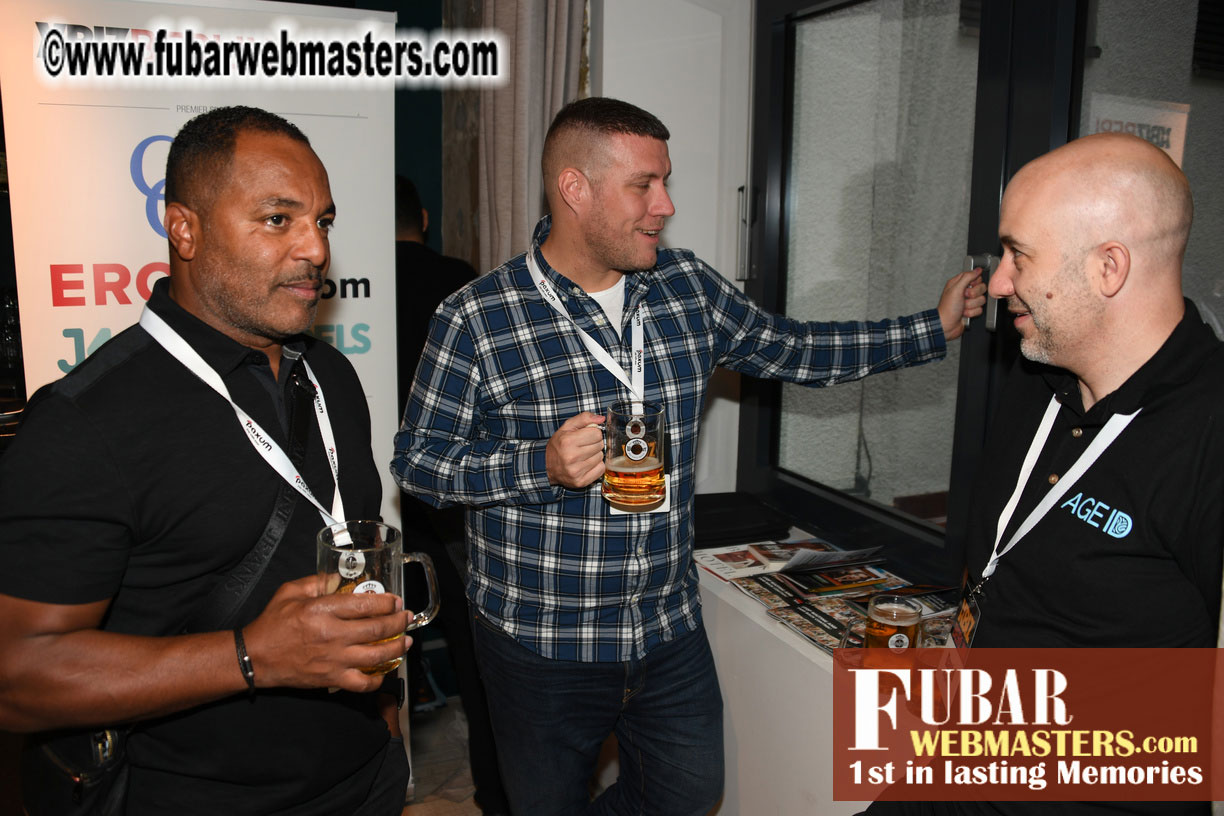 Mix & Meet Happy Hour