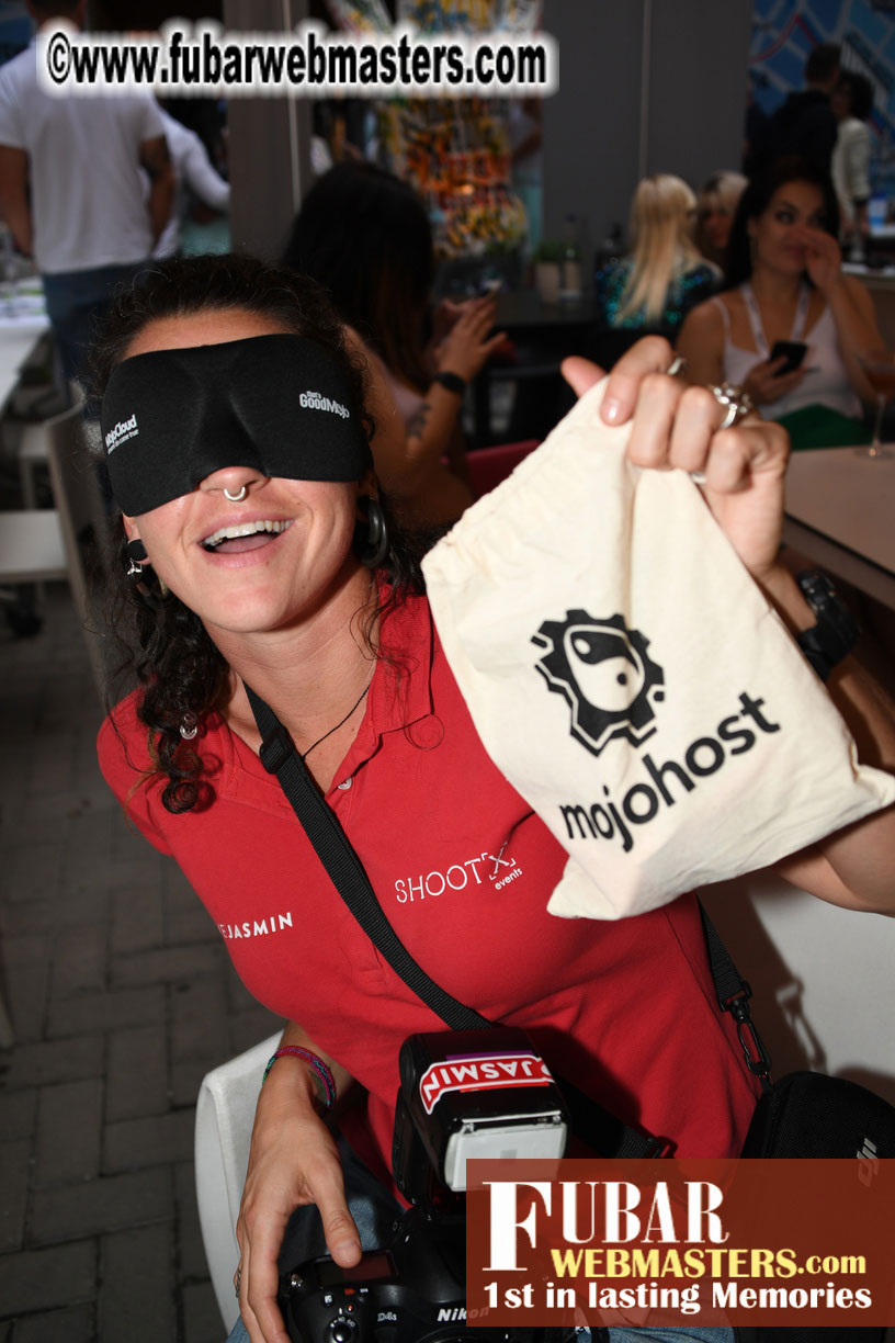 Mix & Meet Happy Hour