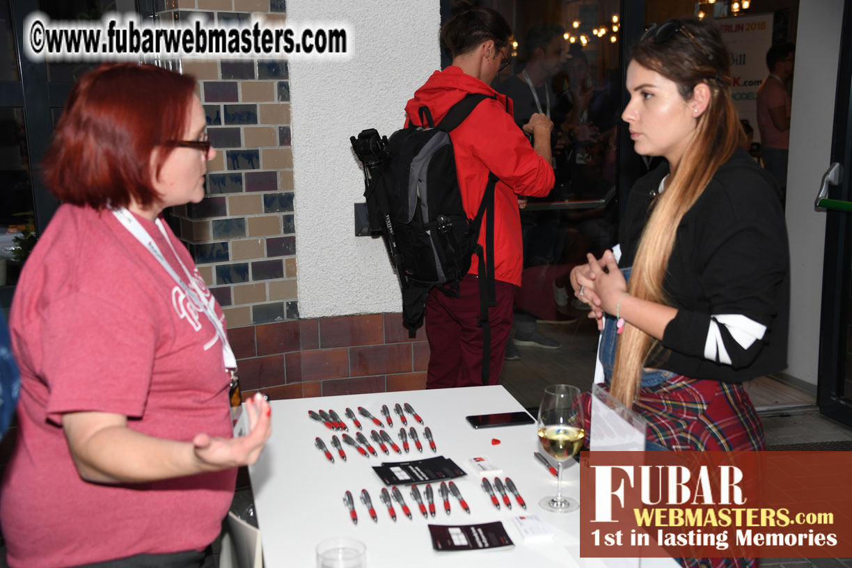 Mix & Meet Happy Hour