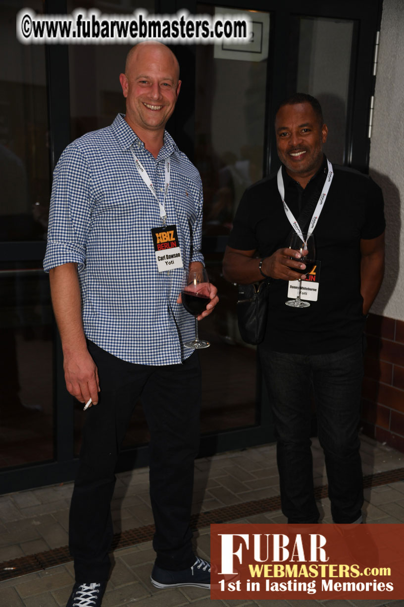 Mix & Meet Happy Hour